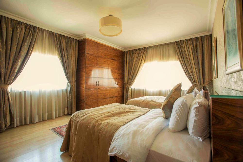 Lahoya Suites
