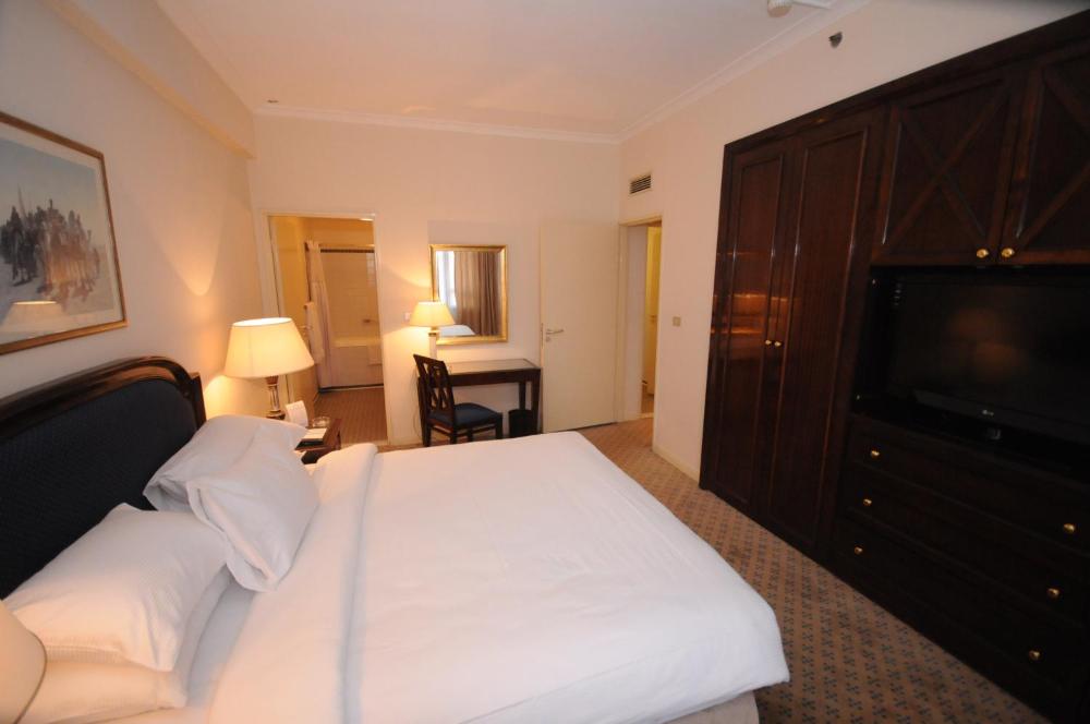 Hilton Cairo World Trade Center Residences