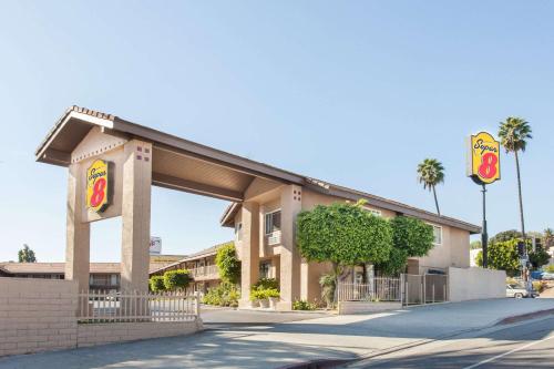 Super 8 Los Angeles Alhambra