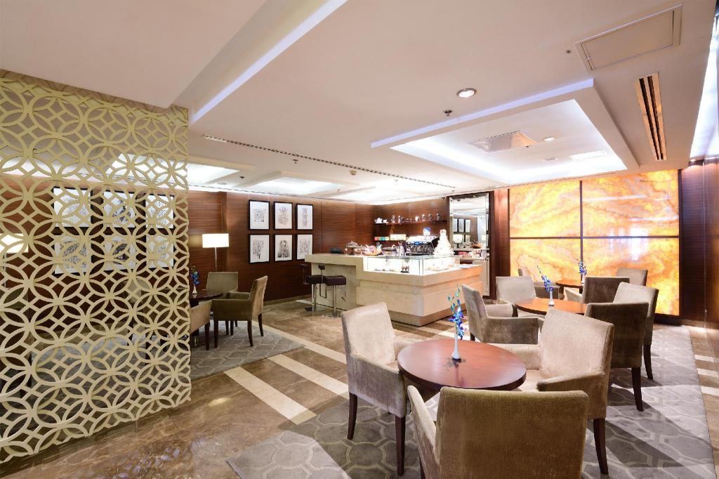 Majestic City Retreat Hotel ( Formerly Majestic Hotel Tower)