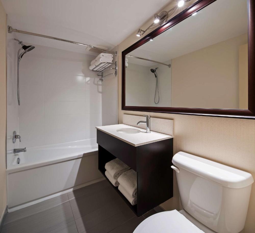 Best Western Plus Montreal Downtown- Hotel Europa