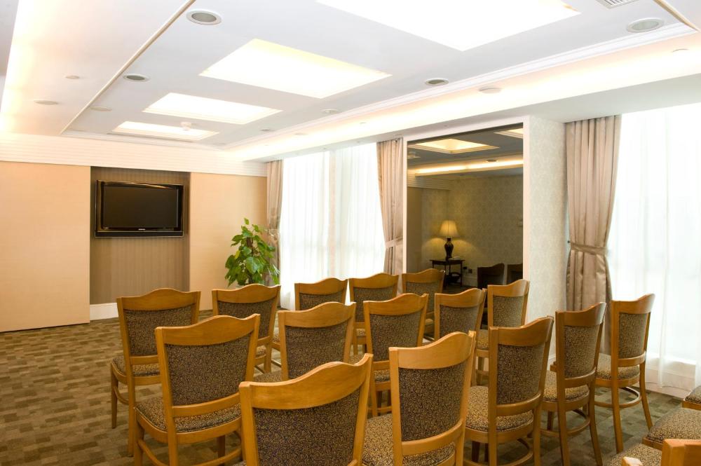 Bishop Lei International Hotel