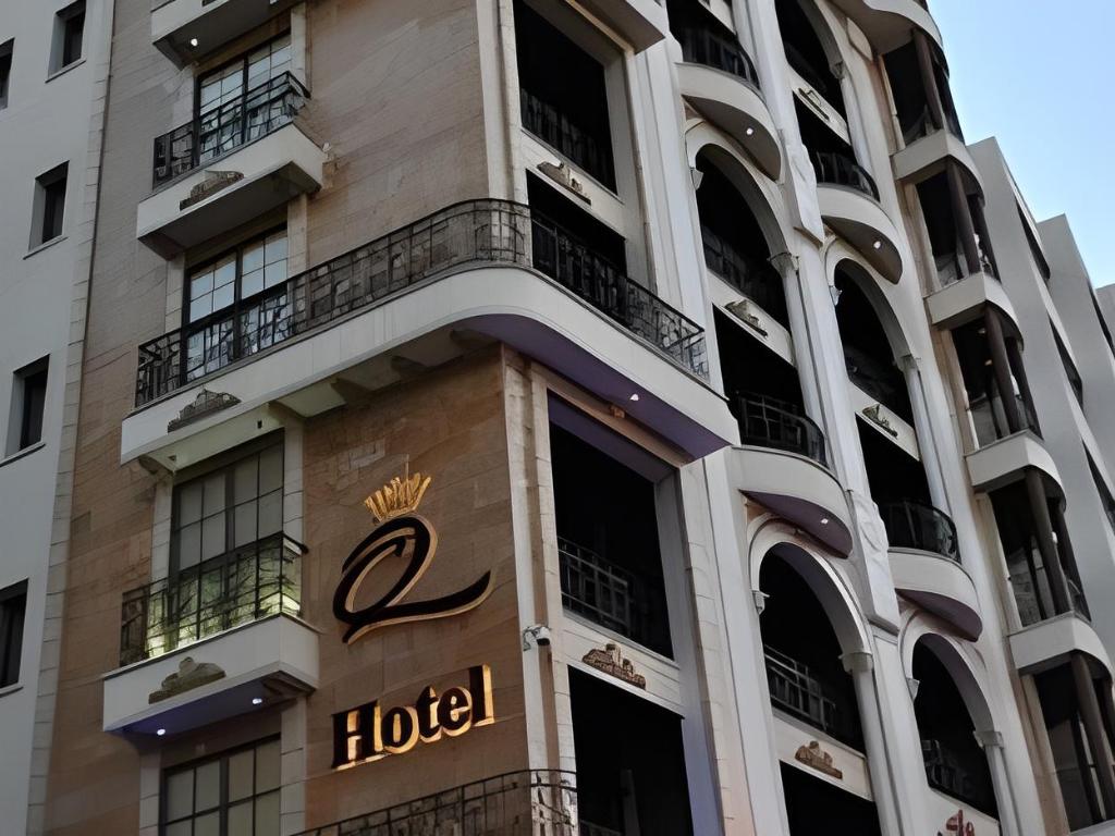 Q Hotel