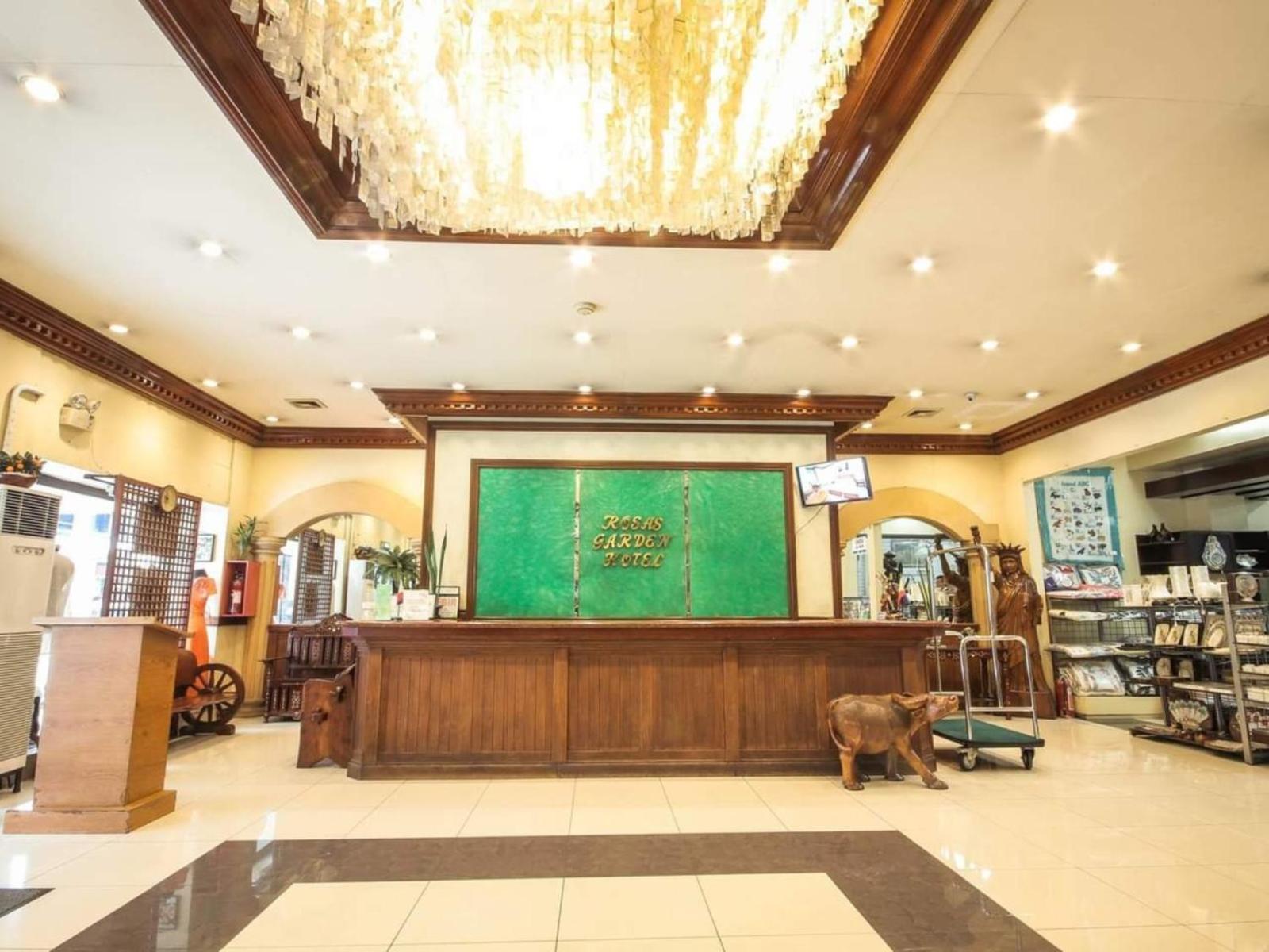 OYO 653 Rosas Garden Hotel