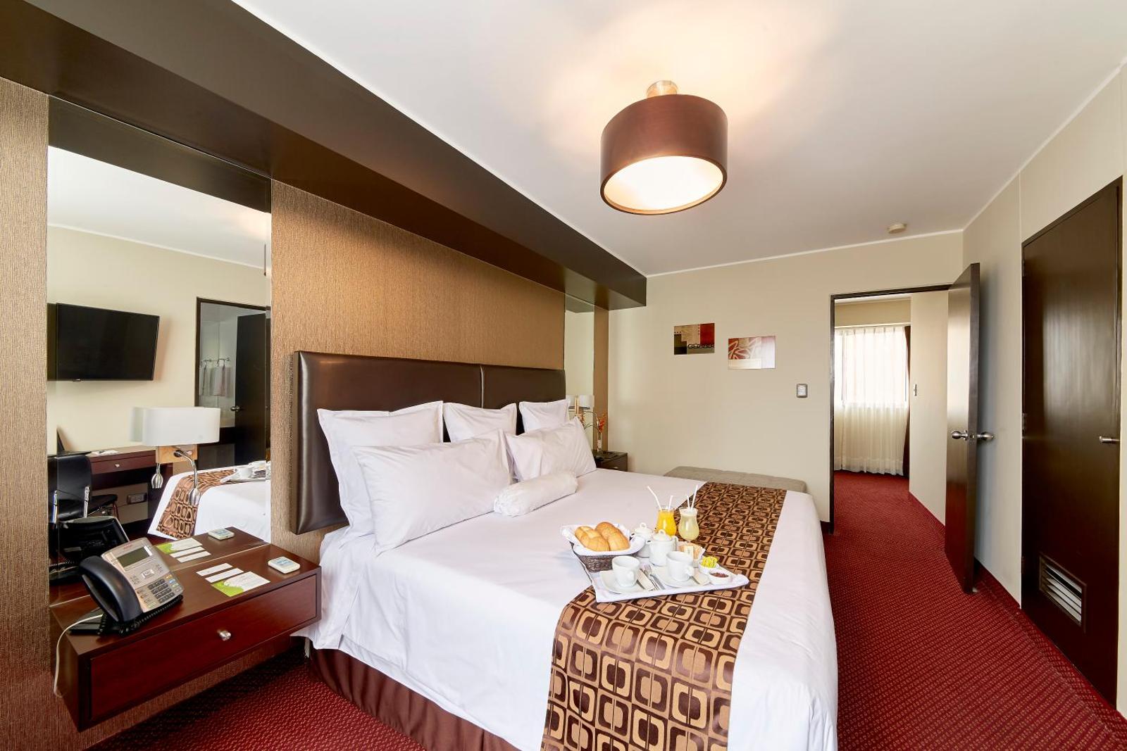 Thunderbird Hotel Carrera