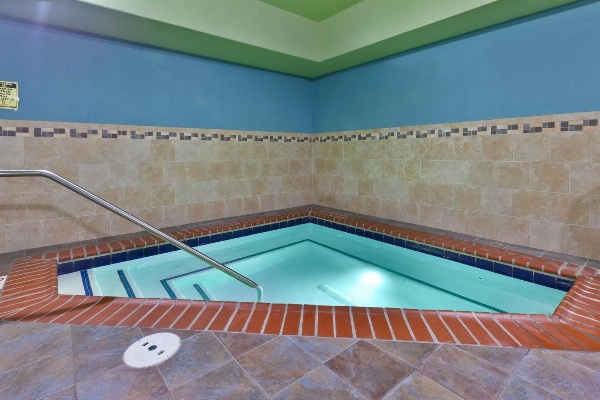 Holiday Inn Express & Suites - Effingham