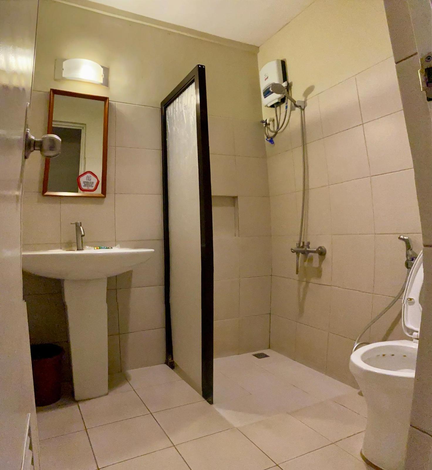 OYO 110 Asiatel Airport Hotel