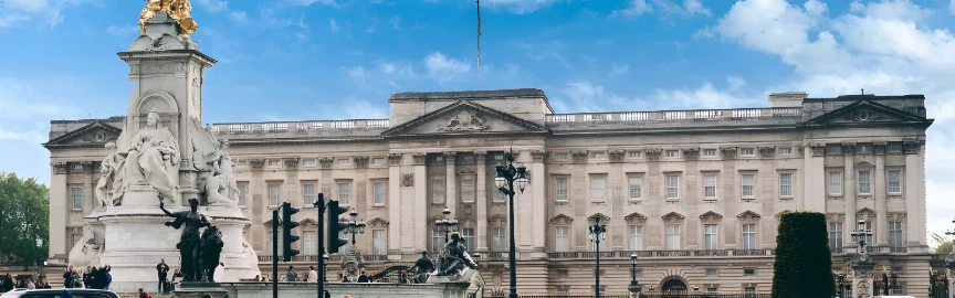 5-Star Stays: Luxurious Hotels Close to Buckingham Palace