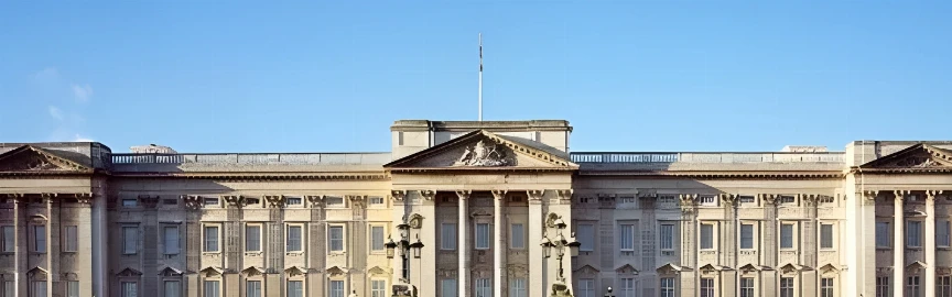 A Royal Stay: Boutique Hotels for a Regal Experience Near Buckingham Palace