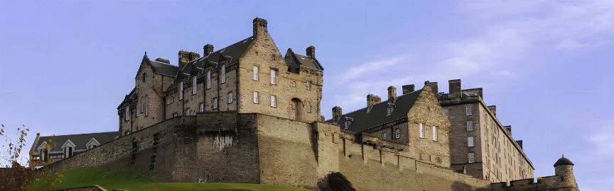 Castle Dreams on Any Budget: Luxury Hotels with Breathtaking Views and Affordable Stays Within Walking Distance of Edinburgh Castle