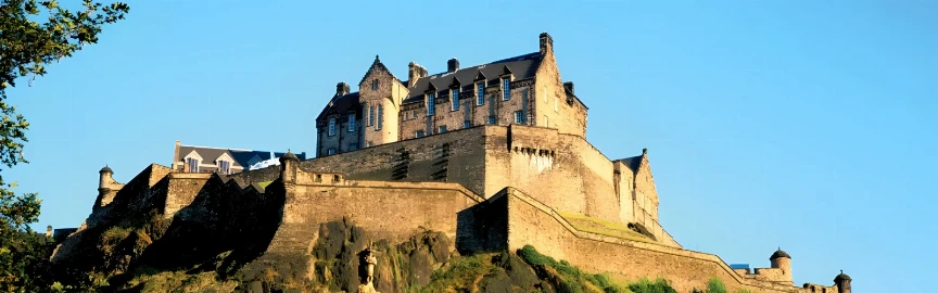 Luxury and Charm: Best Accommodations Near Edinburgh Castle
