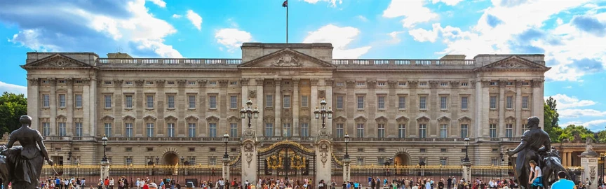 Royal Comfort: Top 10 Hotels Near Buckingham Palace for a Luxurious Stay