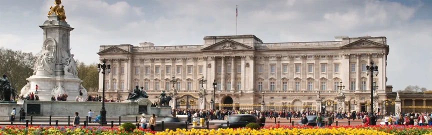 The Ultimate Guide to Hotels Near Buckingham Palace for Every Traveler