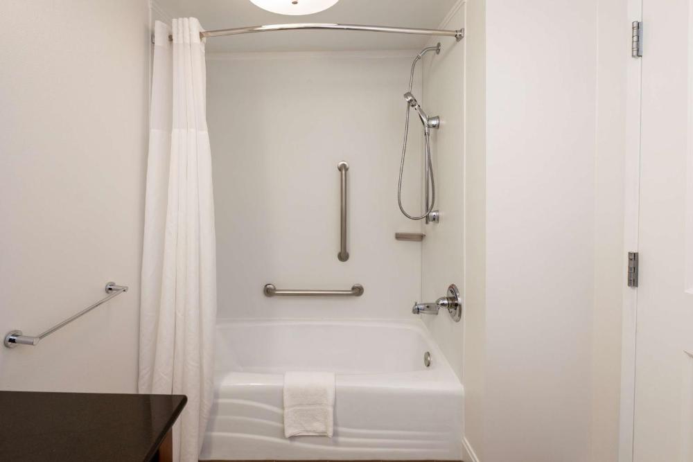 Hampton Inn & Suites Raleigh/Cary I-40 (PNC Arena)
