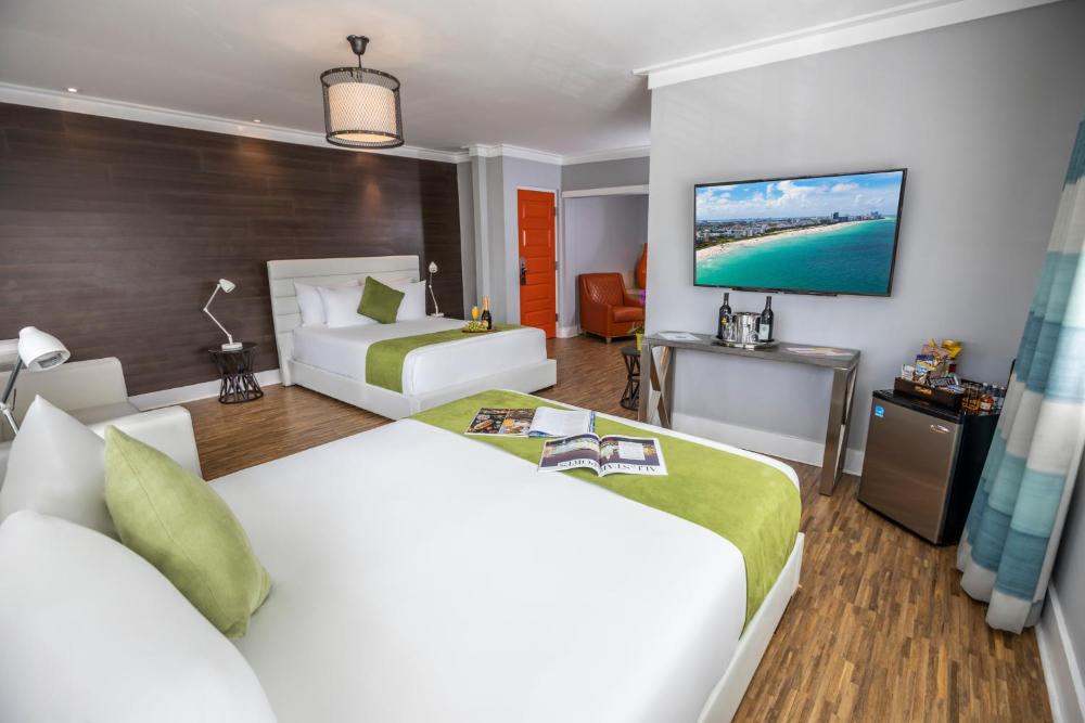 Chesterfield Hotel & Suites