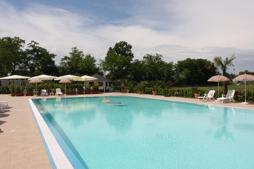 Country House Country Club