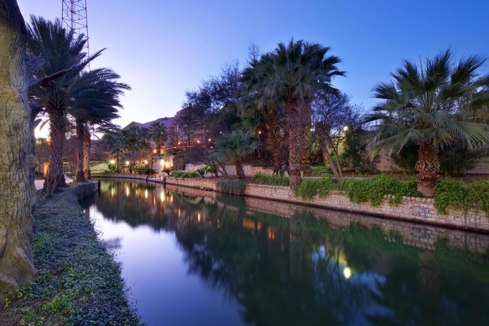 Hotel Indigo San Antonio Riverwalk