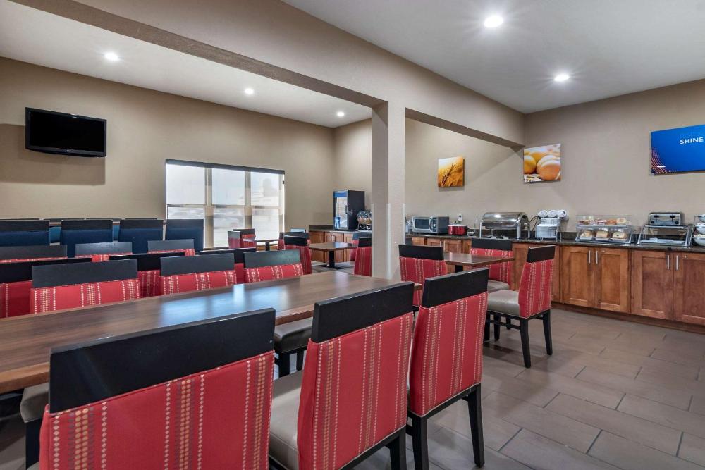 Comfort Inn & Suites Junction City - near Fort Riley