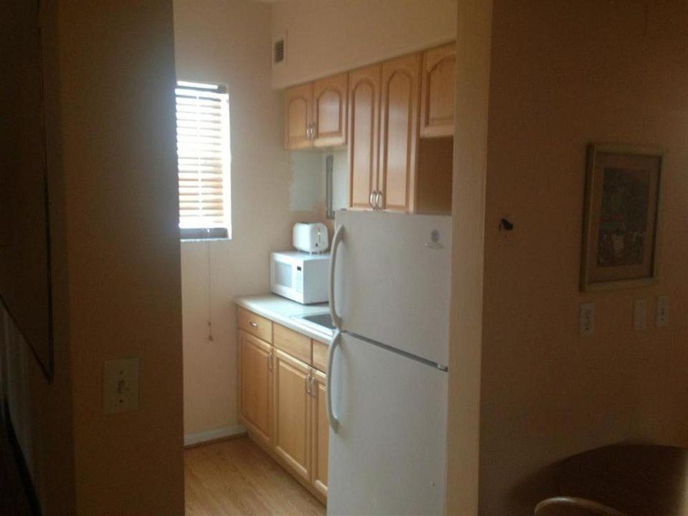 Collins Avenue Hostel