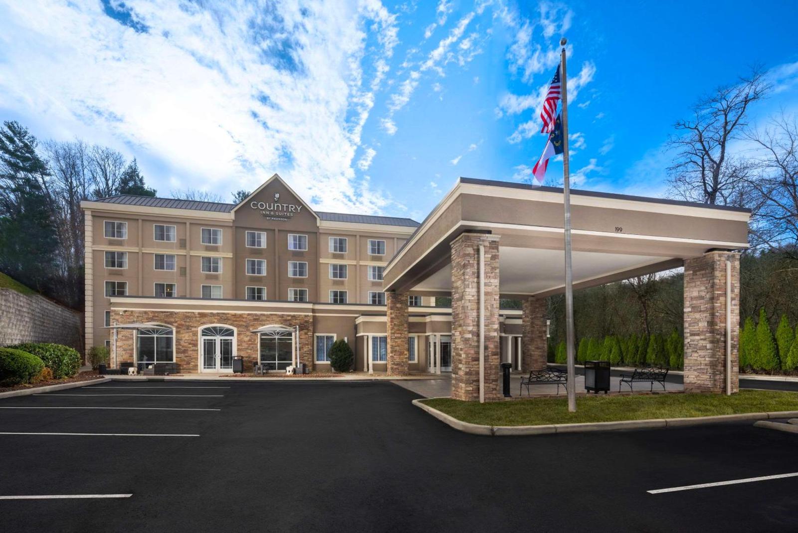 Country Inn & Suites by Radisson, Asheville Downtown Tunnel Road, NC