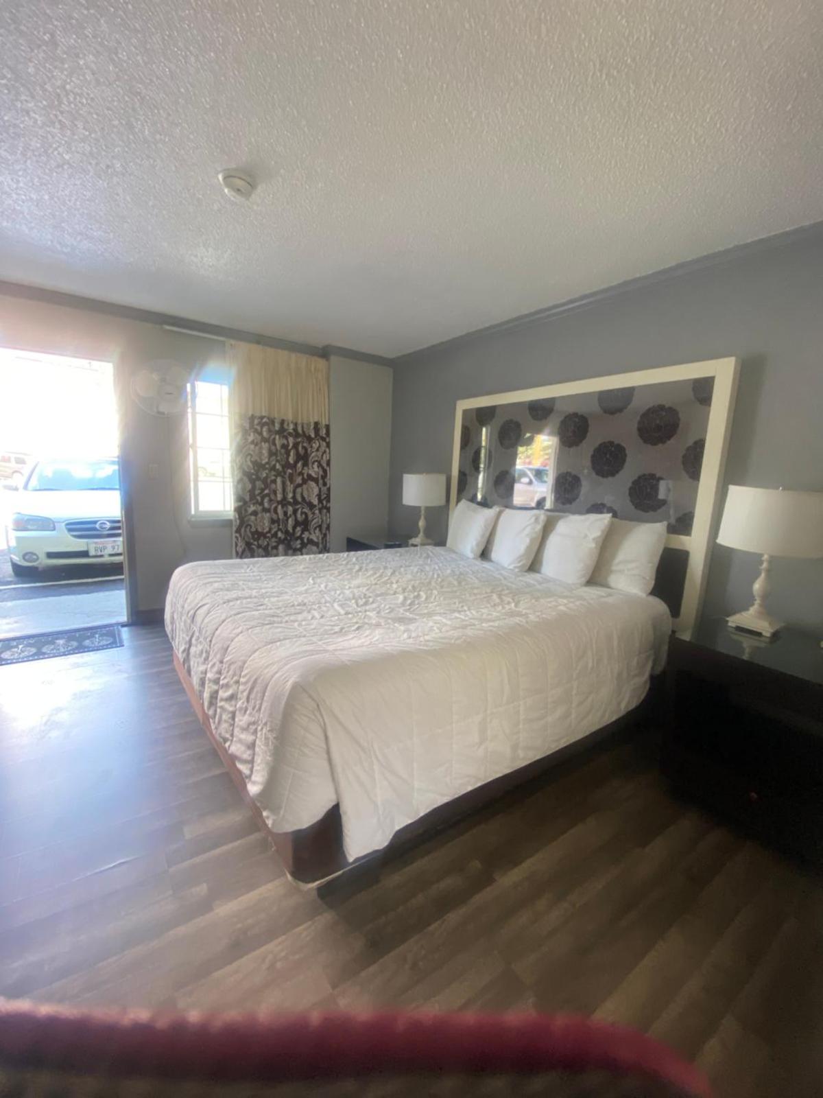 Stateline Economy Inn