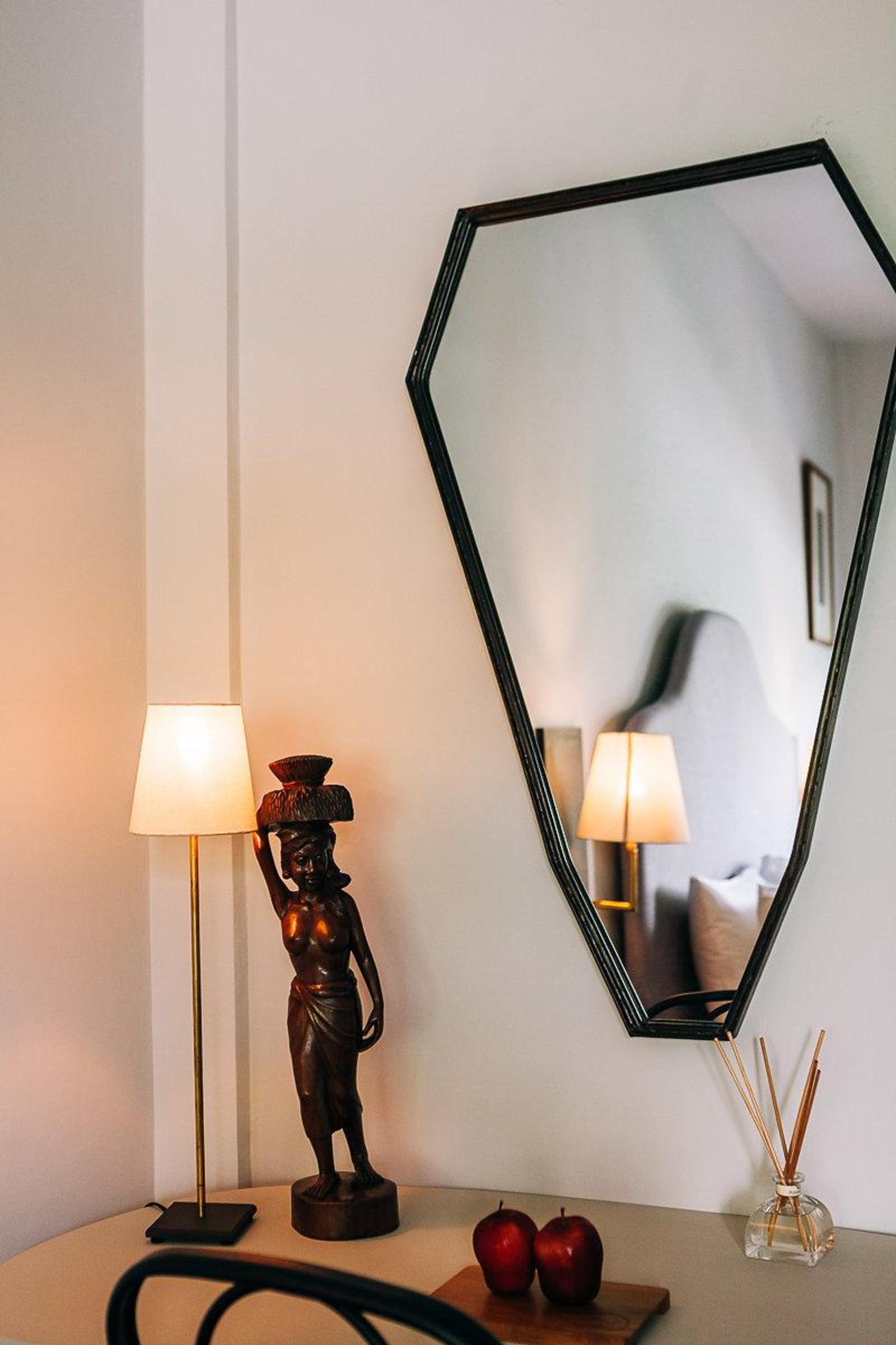 Lovina life Room & Cafe